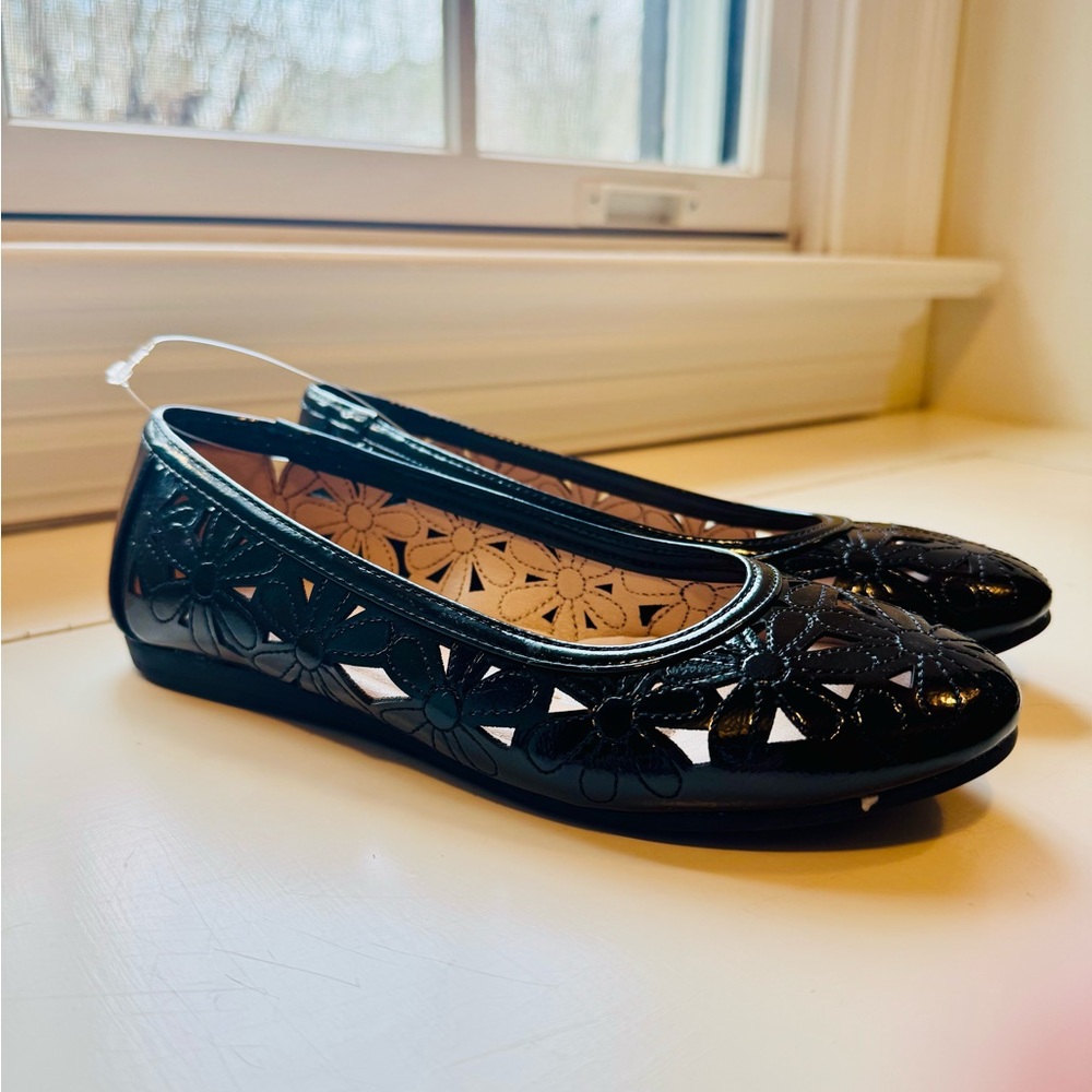 Black Floral Cutout Ballet Flats NWT SIZE 6.5
